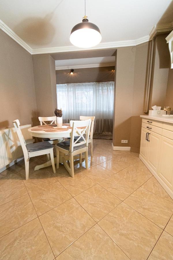 브라쇼브 Central Apt. Near Afi Mall, 5 Mins To The Old Town By Car 아파트 외부 사진