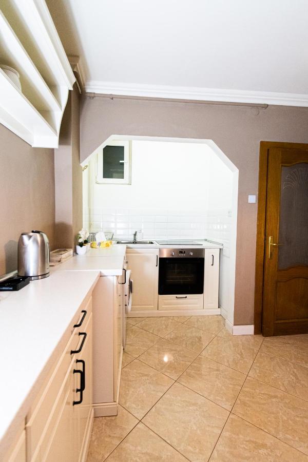 브라쇼브 Central Apt. Near Afi Mall, 5 Mins To The Old Town By Car 아파트 외부 사진