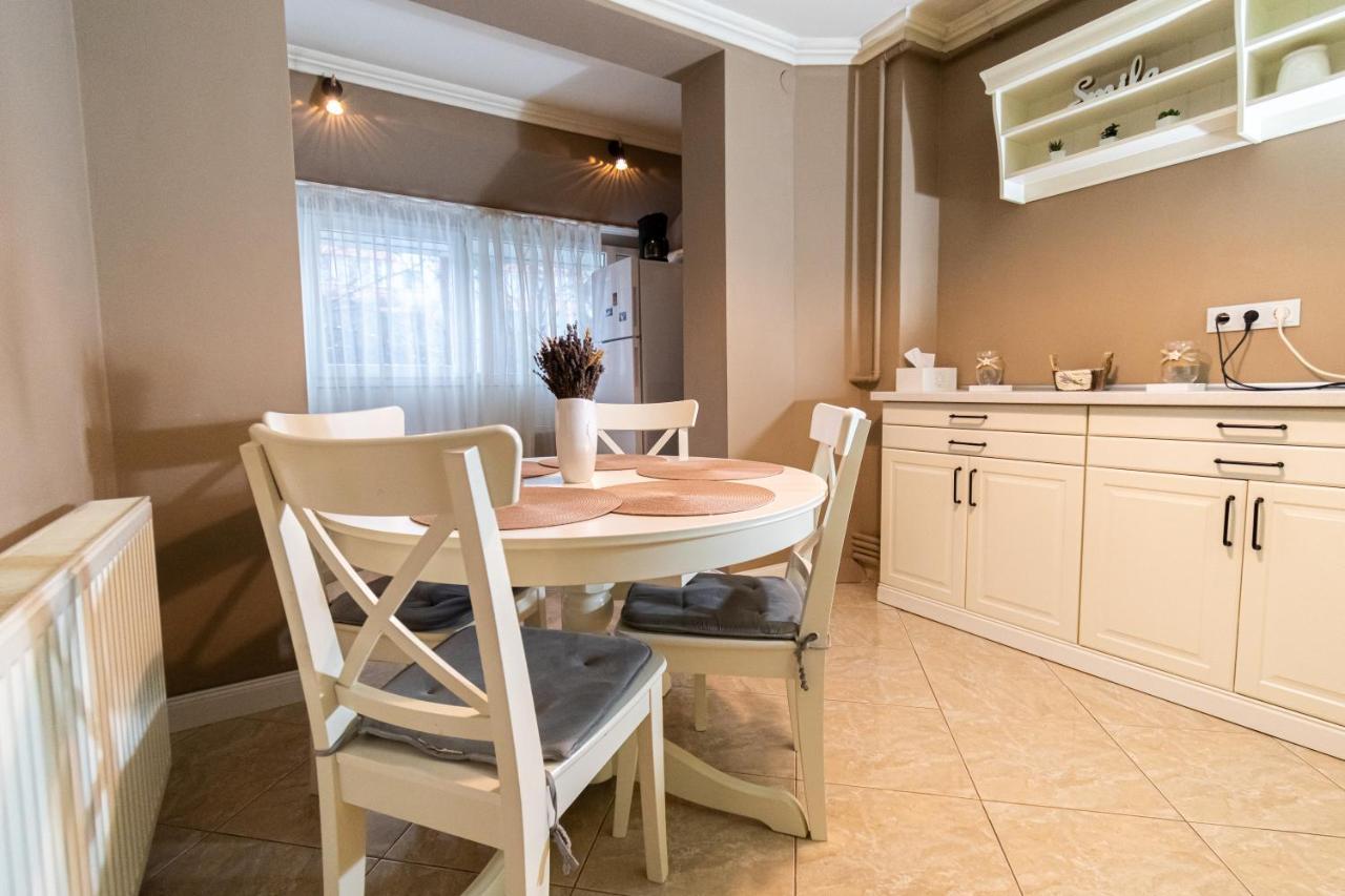 브라쇼브 Central Apt. Near Afi Mall, 5 Mins To The Old Town By Car 아파트 외부 사진